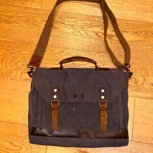 Classic Black and Brown Men's Messenger Bag